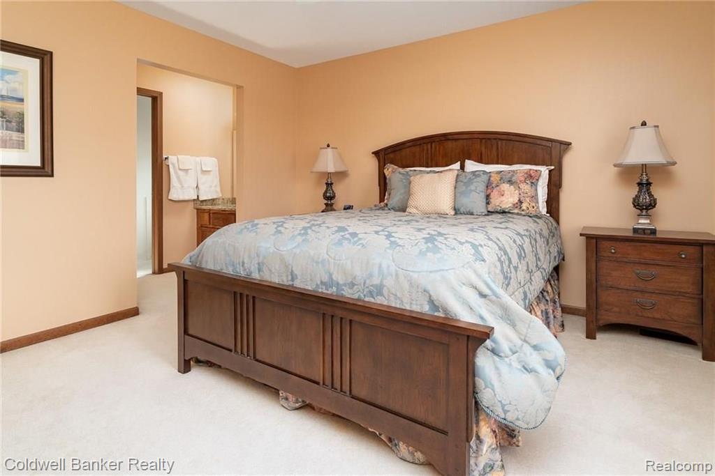 3736 Newcastle Drive Rochester Hills, MI 48306 - Photo 23 of 40