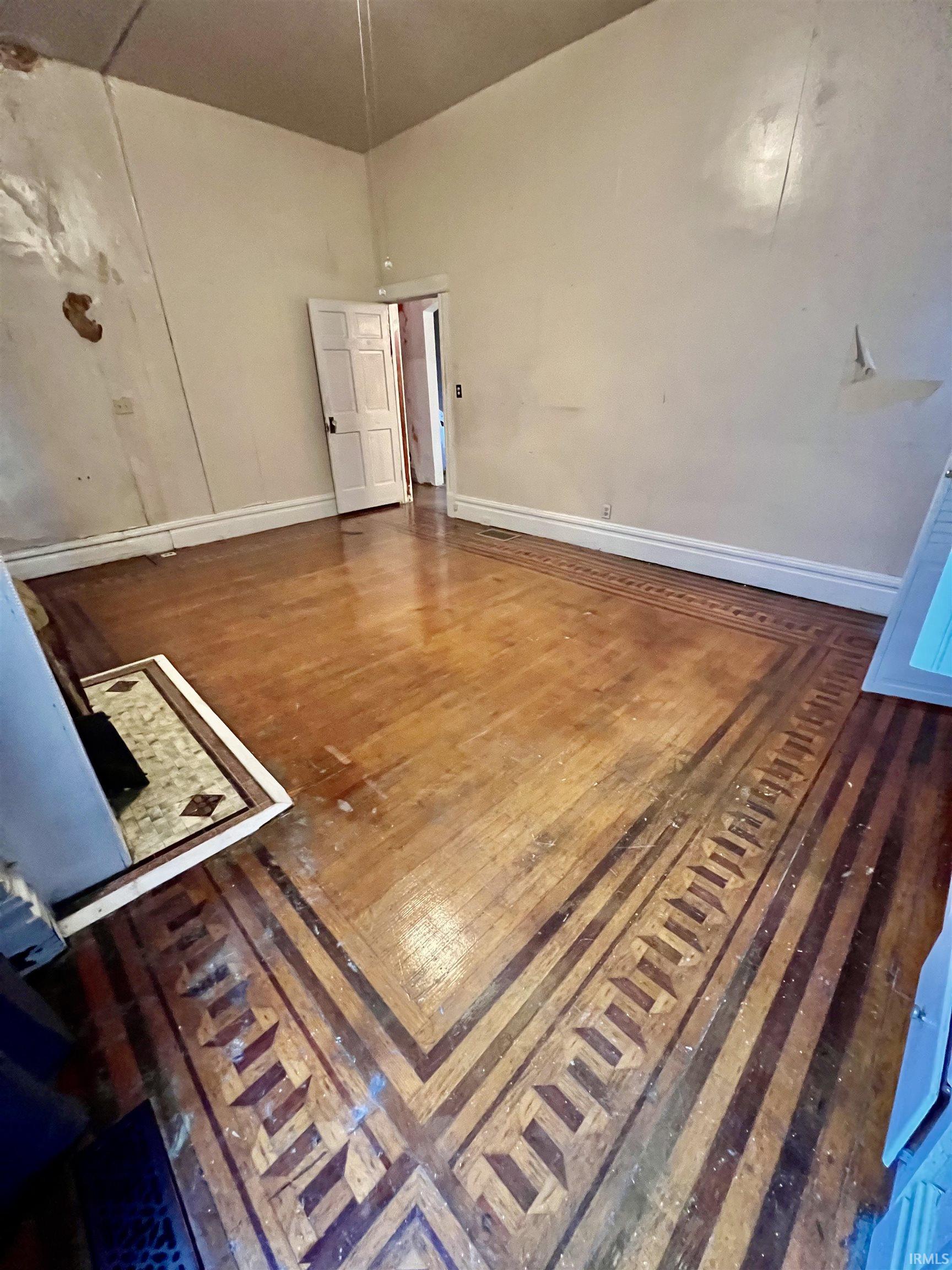 301 Washington Avenue Evansville, IN 47713 - Photo 3 of 30