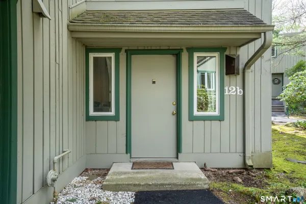 $314,900 | 12 Byrne Court, Unit B, Farmington, CT 06032