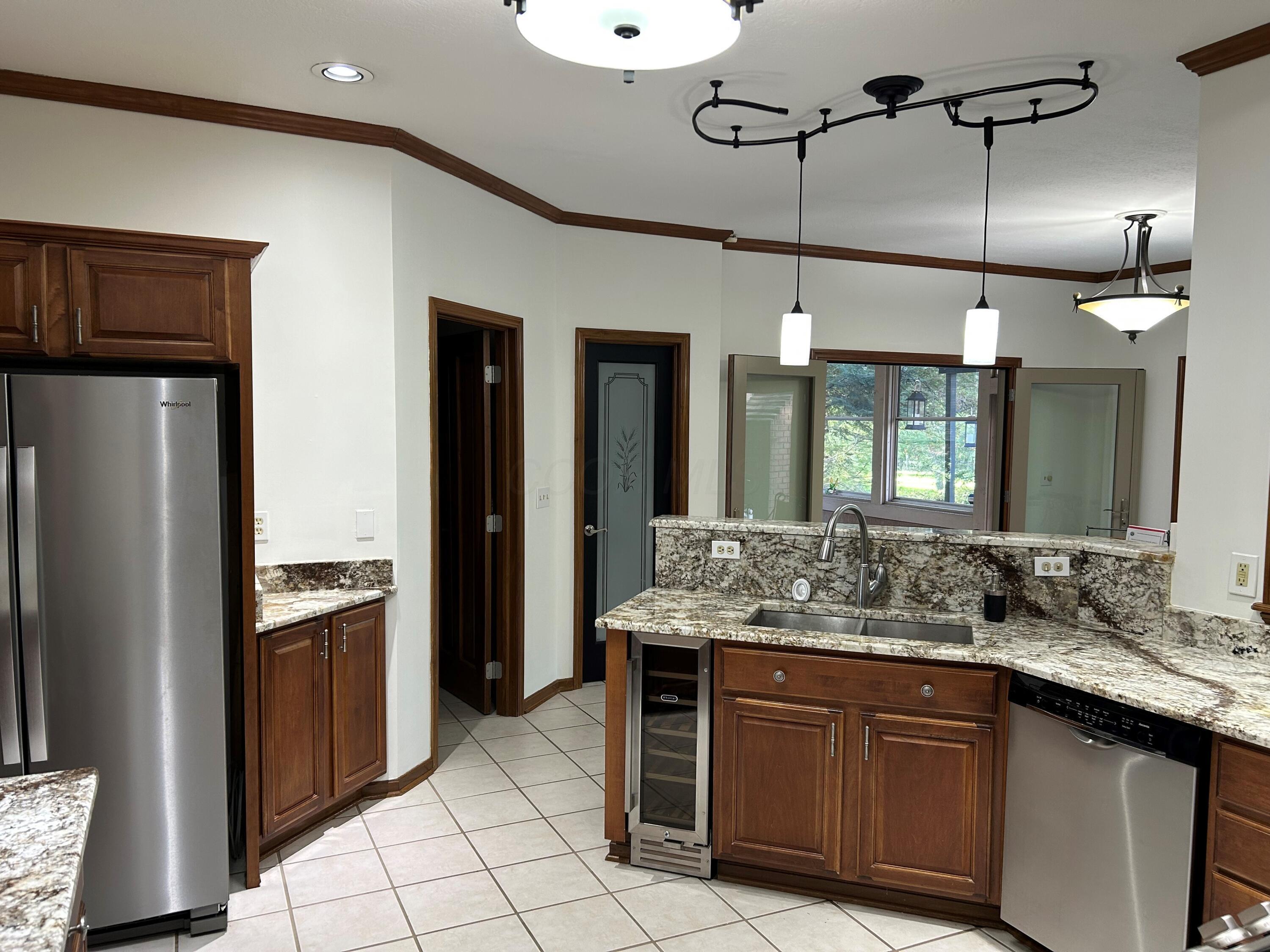 9909 Hoover Woods Road Galena, OH 43021 - Photo 13 of 50 Kitchen