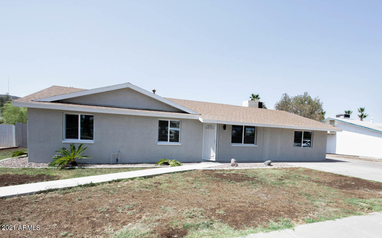 1705 West Thunderbird Road Phoenix, AZ 85023 - Photo 1 of 36 1705 W Thunderbird RD-1