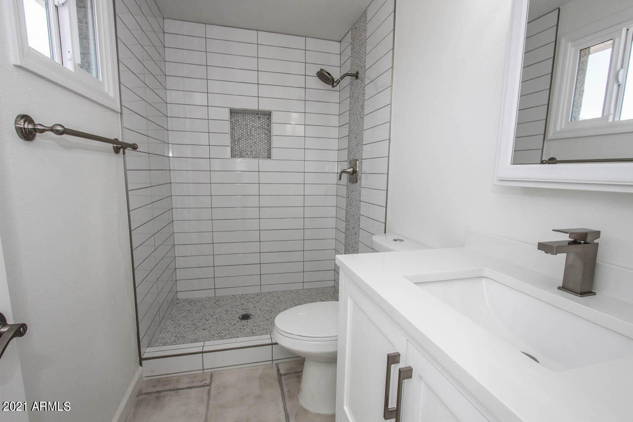 1705 West Thunderbird Road Phoenix, AZ 85023 - Photo 25 of 36 1705 W Thunderbird RD-25