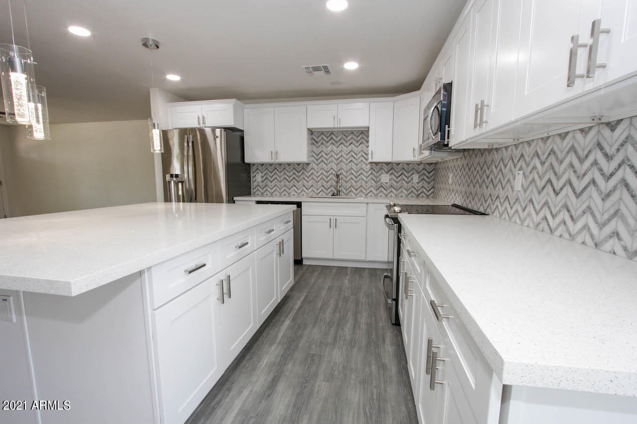 1705 West Thunderbird Road Phoenix, AZ 85023 - Photo 8 of 36 1705 W Thunderbird RD-8