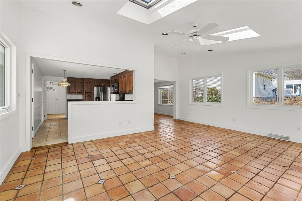 7 Putney Lane Lynnfield, MA 01940 - Photo 11 of 35