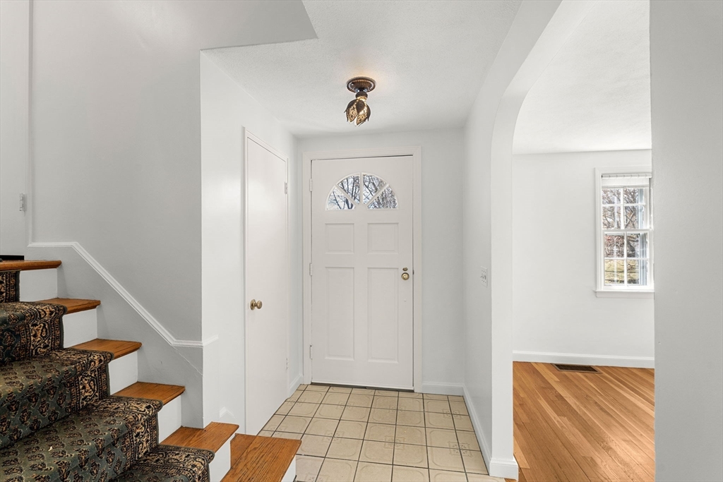7 Putney Lane Lynnfield, MA 01940 - Photo 15 of 35