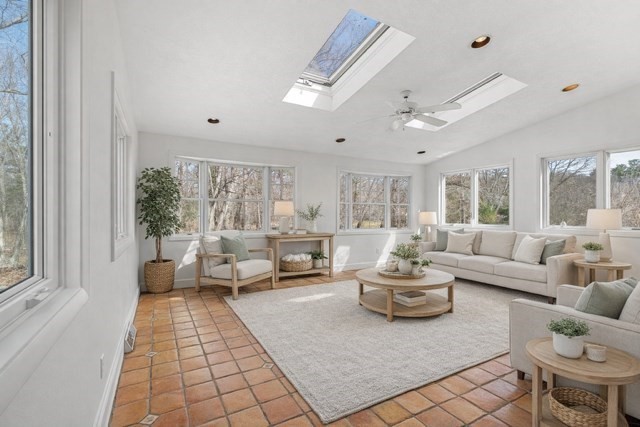 7 Putney Lane Lynnfield, MA 01940 - Photo 8 of 35