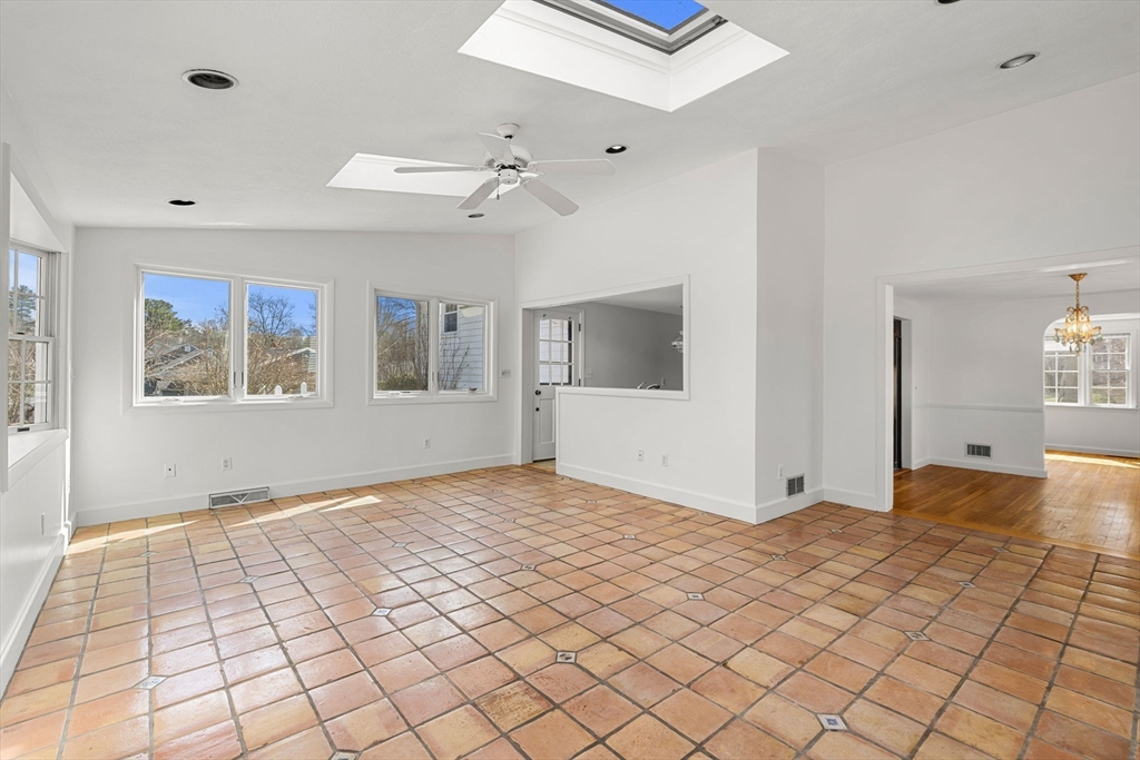 7 Putney Lane Lynnfield, MA 01940 - Photo 10 of 35