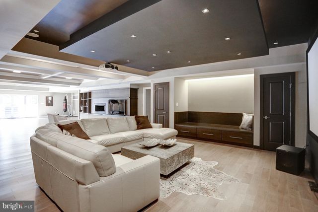 $4,450,000 | 9805 Logan Drive, Potomac, MD 20854