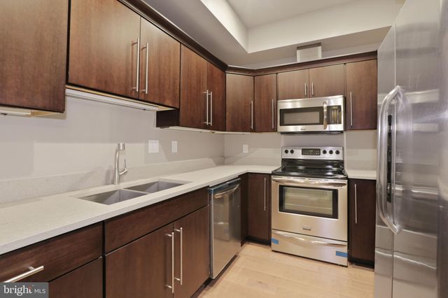 $4,450,000 | 9805 Logan Drive, Potomac, MD 20854