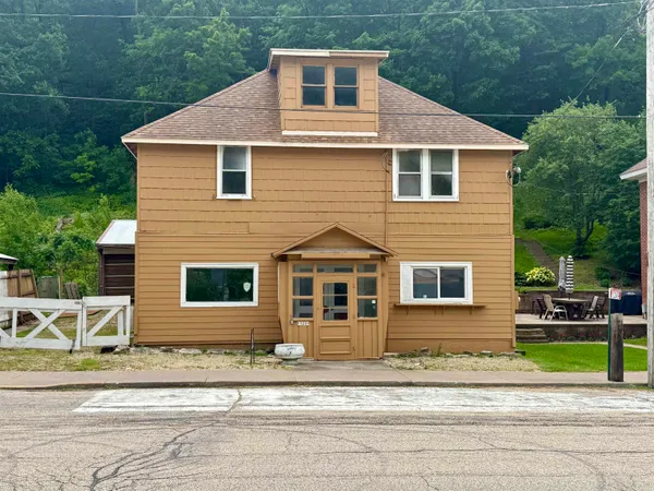$84,000 | 13249 Main Street, Glen Haven, WI 53810