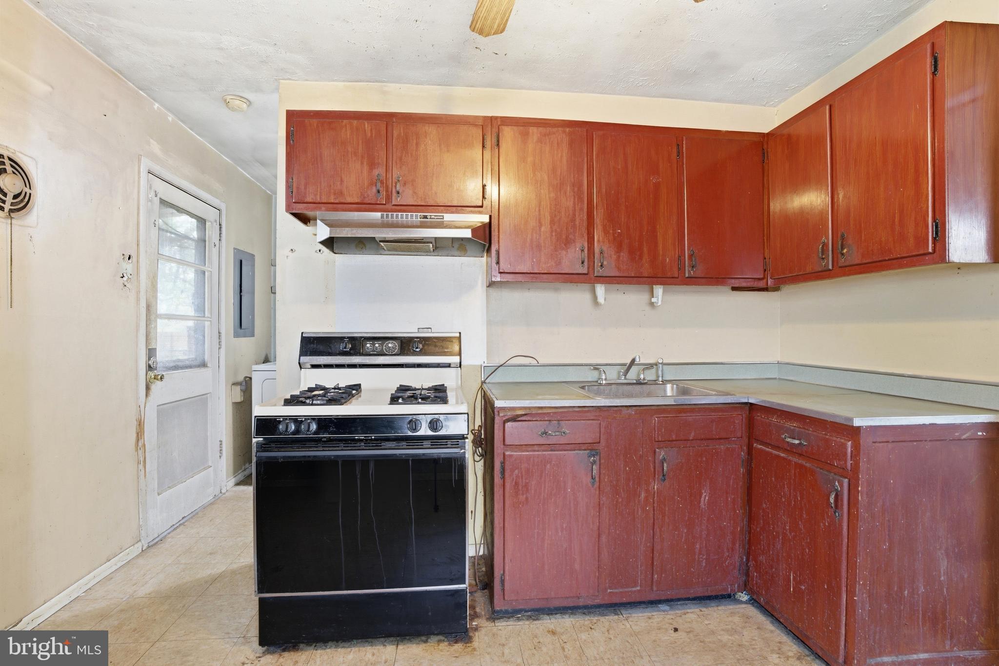 1402 Susan Avenue Croydon, PA 19021 - Photo 9 of 22