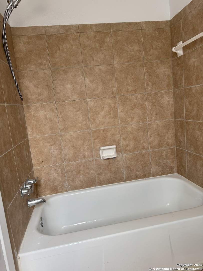 132 Meadow Way Converse, TX 78109 - Photo 7 of 15