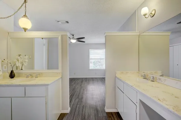 $2,100 | 10410 Broken Shoe Trail, Austin, TX 78750