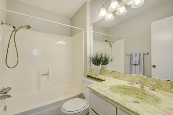 $2,100 | 10410 Broken Shoe Trail, Austin, TX 78750