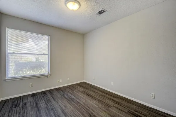 $2,100 | 10410 Broken Shoe Trail, Austin, TX 78750