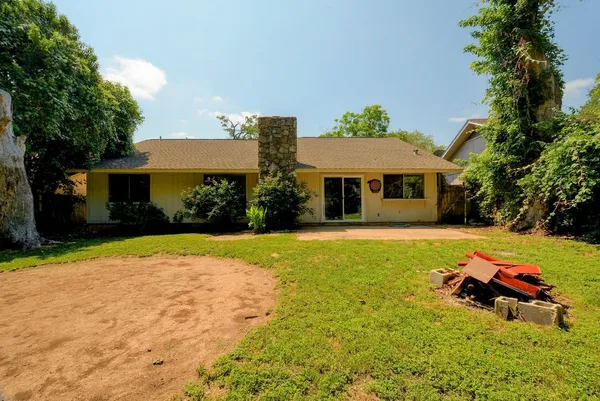 $2,100 | 10410 Broken Shoe Trail, Austin, TX 78750