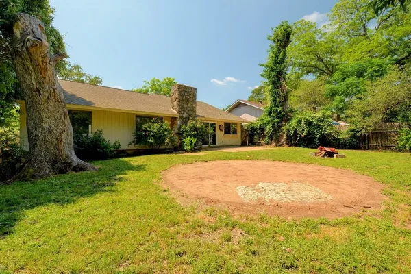 $2,100 | 10410 Broken Shoe Trail, Austin, TX 78750