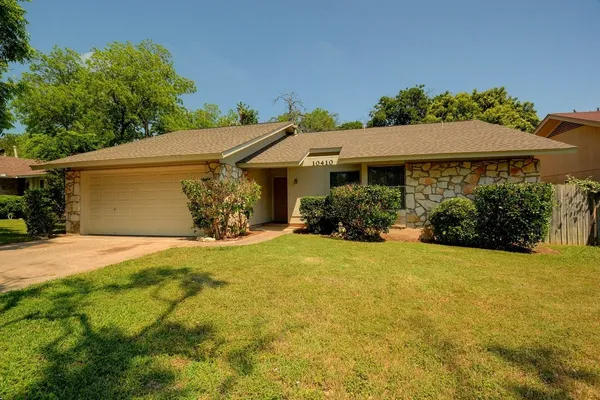 $2,100 | 10410 Broken Shoe Trail, Austin, TX 78750