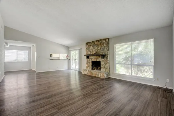 $2,100 | 10410 Broken Shoe Trail, Austin, TX 78750