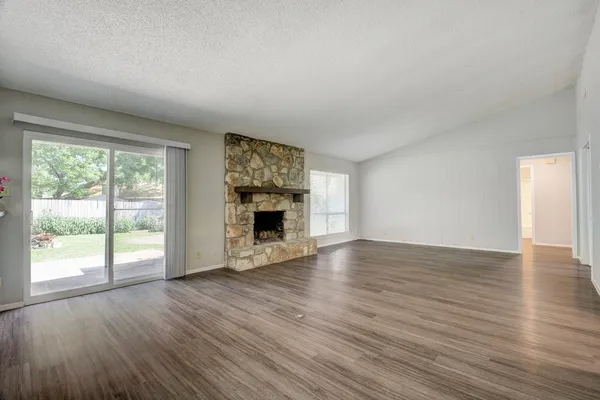 $2,100 | 10410 Broken Shoe Trail, Austin, TX 78750