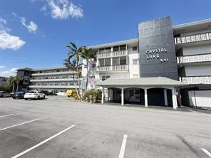 $1,800 | 941 Crystal Lake Drive, Unit 105, Deerfield Beach, FL 33064
