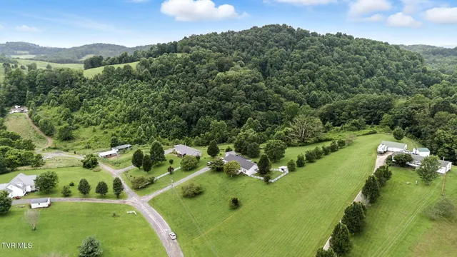 $279,000 | 17977 Overlook Drive, Abingdon, VA 24210