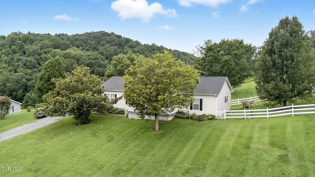 $279,000 | 17977 Overlook Drive, Abingdon, VA 24210