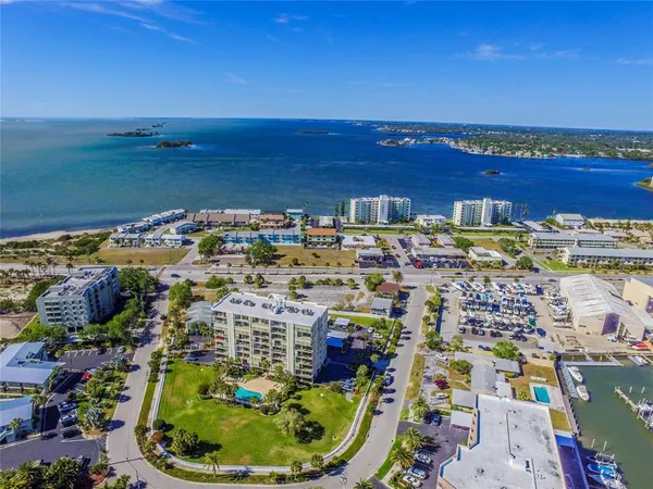 $1,700 | 2566 Gary Circle, Unit 3, Dunedin, FL 34698