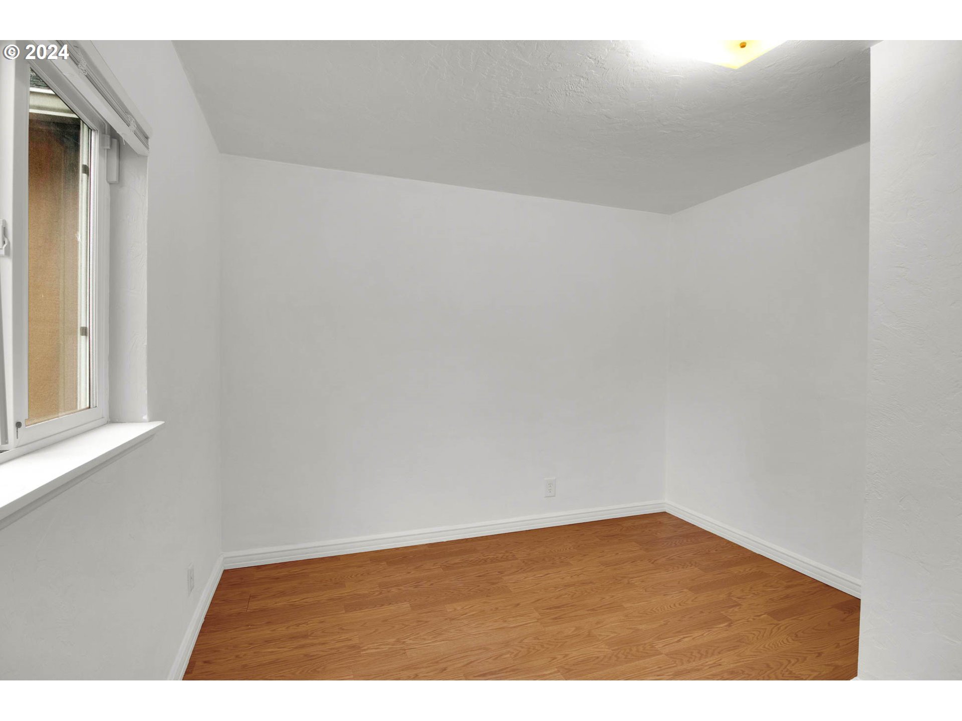 2224 Ohio Street Eugene, OR 97402 - Photo 12 of 31 a view of an empty room