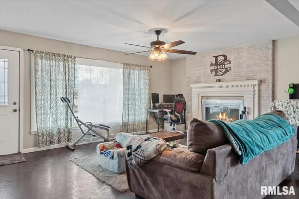 $188,000 | 412 Park Avenue, Auburn, IL 62615