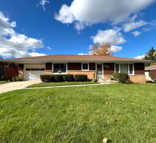 $299,900 | 632 South 16th Avenue, West Bend, WI 53095