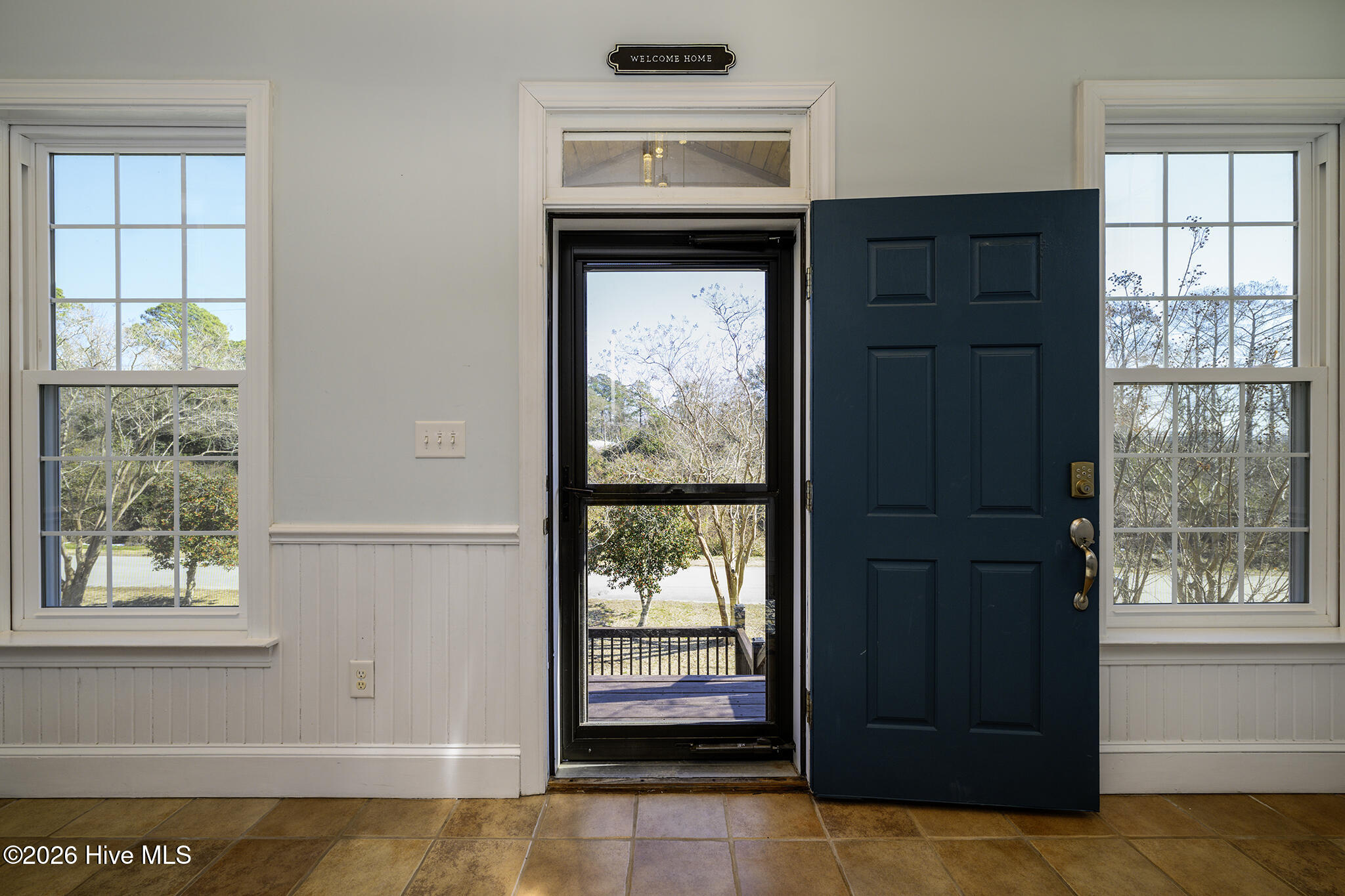 321 Riverside Drive New Bern, NC 28560 - Photo 13 of 78 Entry