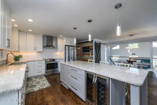 $950,000 | 321 Riverside Drive, New Bern, NC 28560