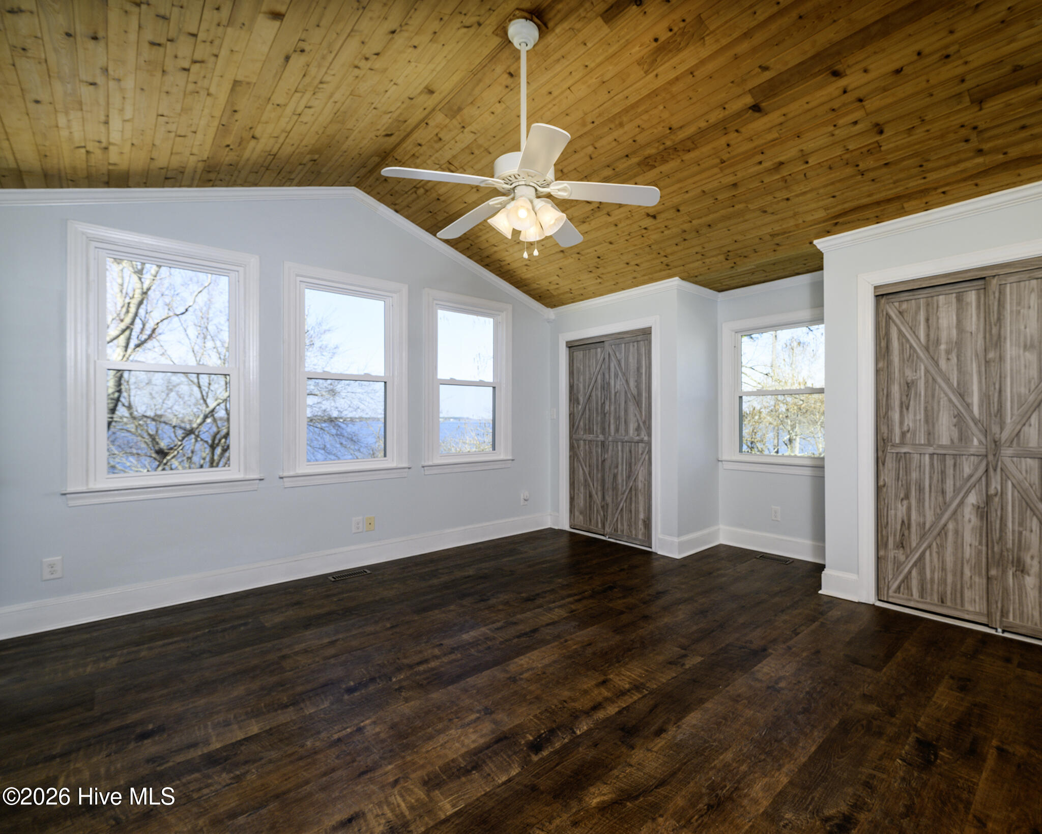 321 Riverside Drive New Bern, NC 28560 - Photo 30 of 78 Primary Bedroom