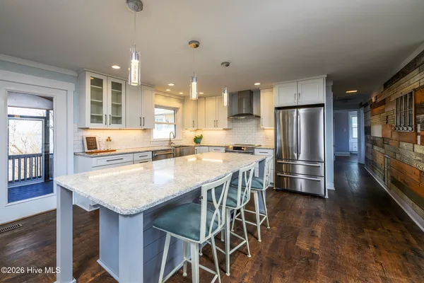 $950,000 | 321 Riverside Drive, New Bern, NC 28560