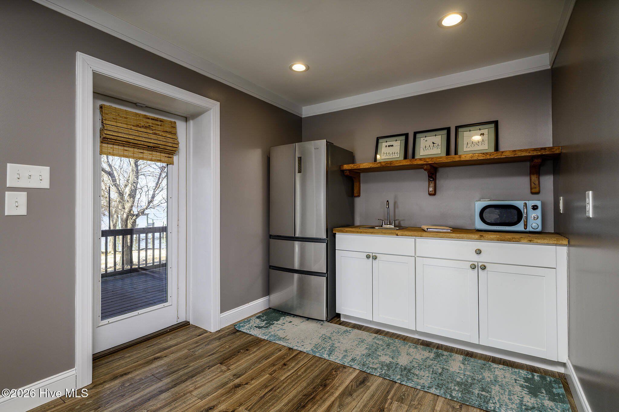 321 Riverside Drive New Bern, NC 28560 - Photo 48 of 78 Secondary Suite Kitchen