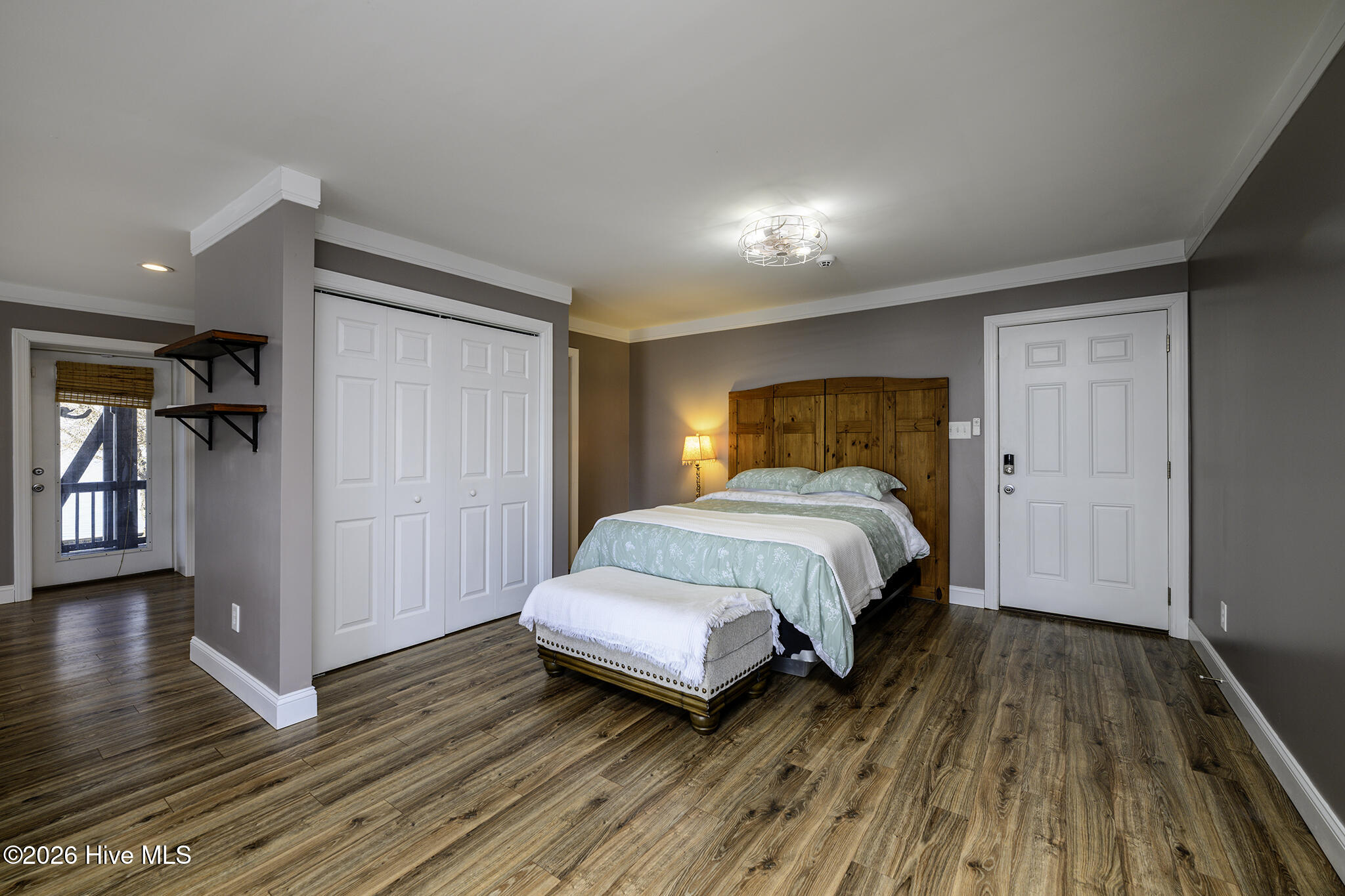 321 Riverside Drive New Bern, NC 28560 - Photo 50 of 78 Garage entry door by the bed