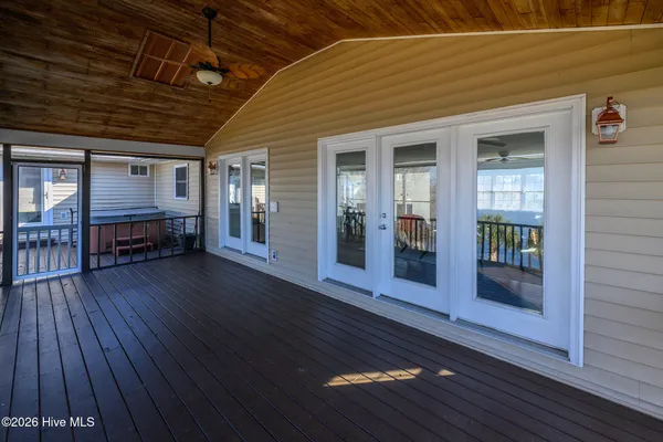 $950,000 | 321 Riverside Drive, New Bern, NC 28560