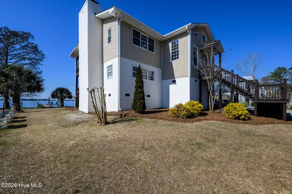$950,000 | 321 Riverside Drive, New Bern, NC 28560