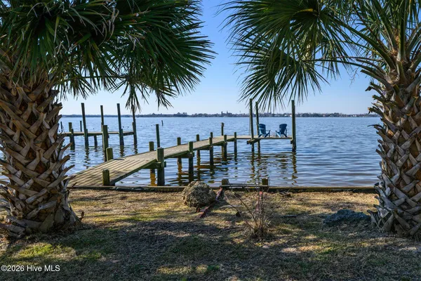 $950,000 | 321 Riverside Drive, New Bern, NC 28560