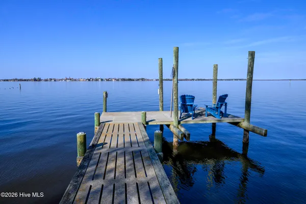 $950,000 | 321 Riverside Drive, New Bern, NC 28560