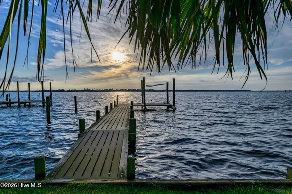 $950,000 | 321 Riverside Drive, New Bern, NC 28560