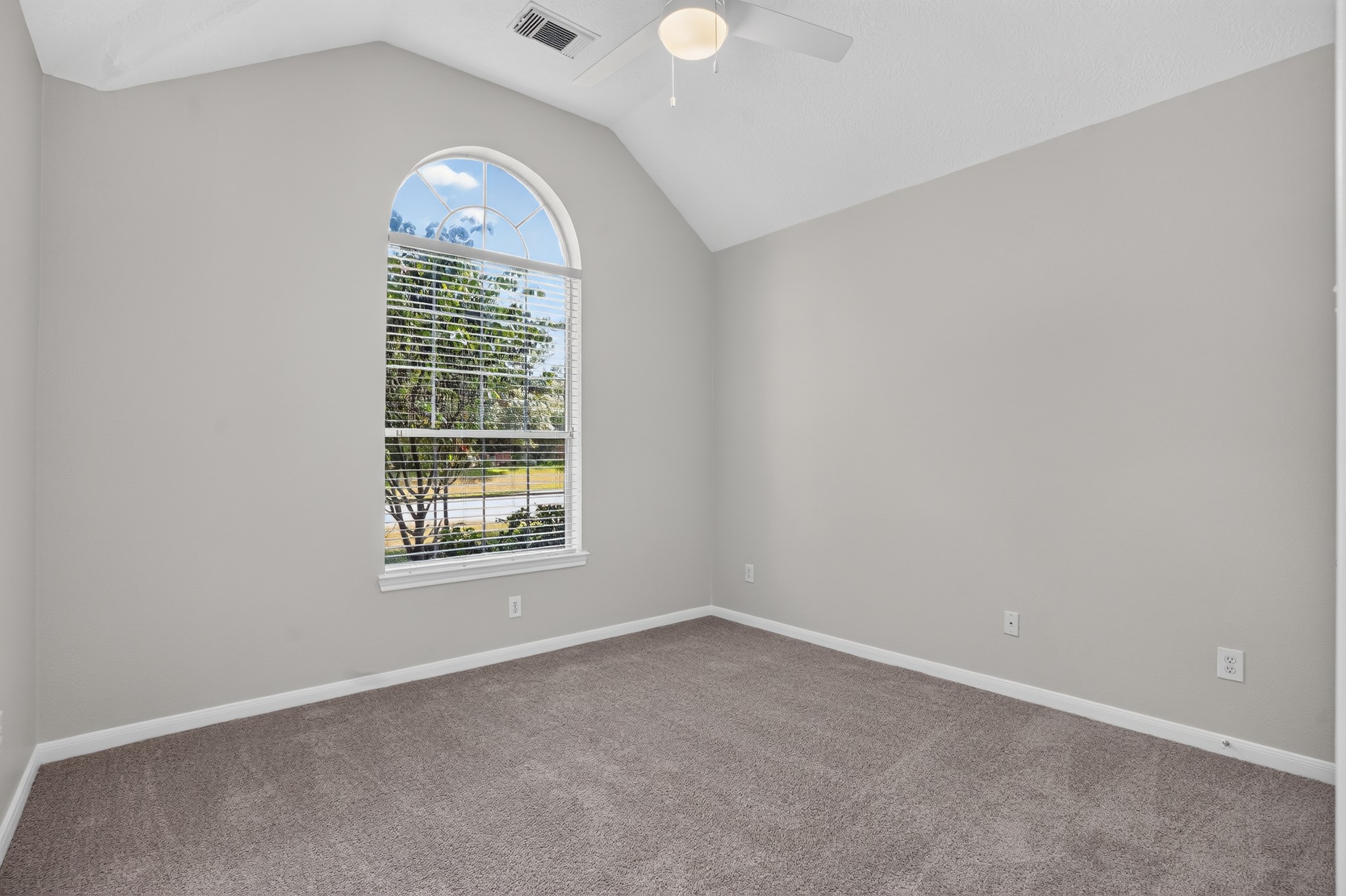 62 South Bardsbrook Circle Spring, TX 77382 - Photo 10 of 23 Gallery Image 10
