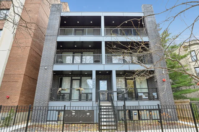 $750,000 | 4932 North Kenmore Avenue, Unit 3N, Chicago, IL 60640