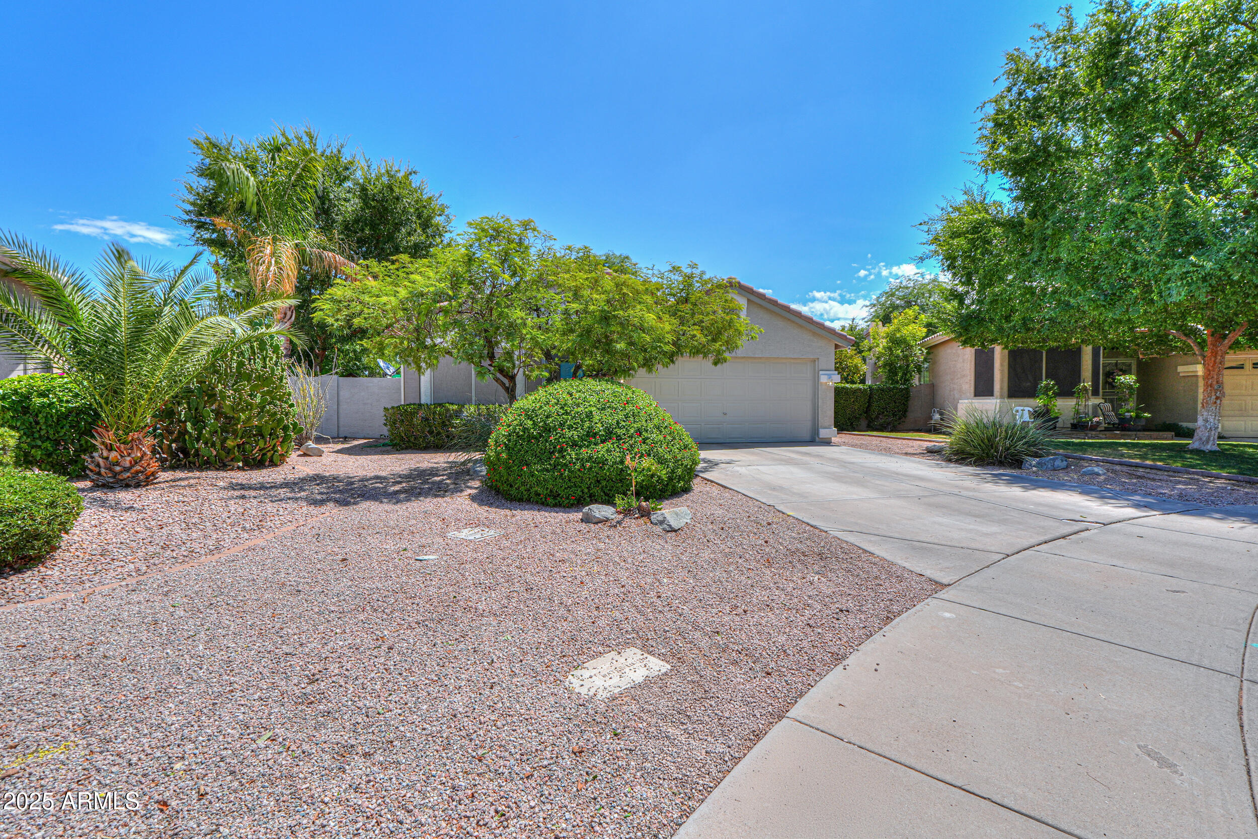 835 South Modine Lane Gilbert, AZ 85296 - Photo 4 of 56 04