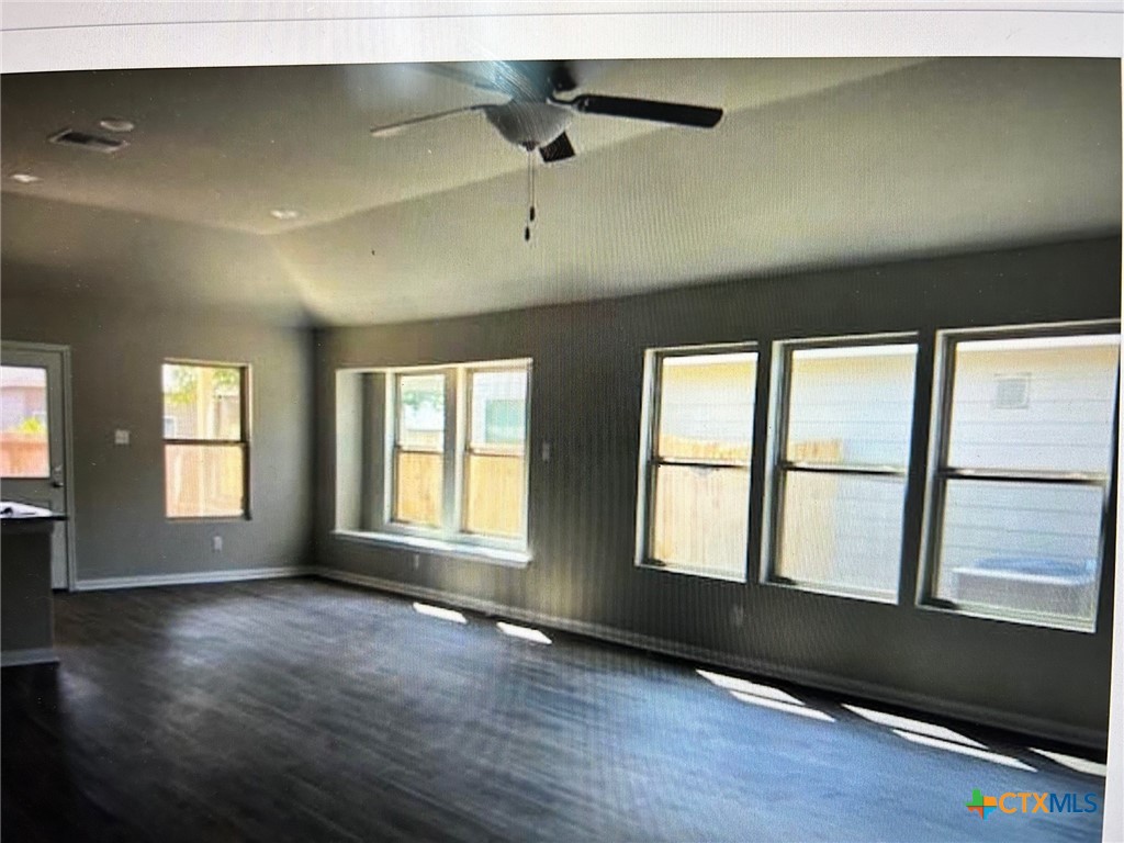 1109 Elm Fall Fall, Unit FALL Seguin, TX 78155 - Photo 4 of 20