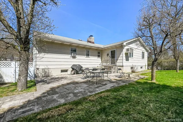 $5,500 | 568 Manville Road, Unit UPPER R, Pleasantville, NY 10570