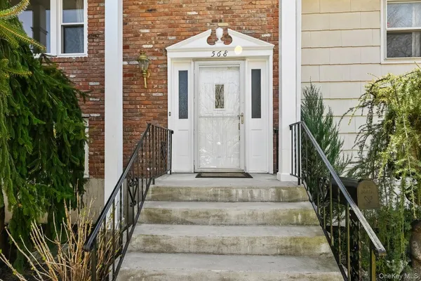 $5,500 | 568 Manville Road, Unit UPPER R, Pleasantville, NY 10570