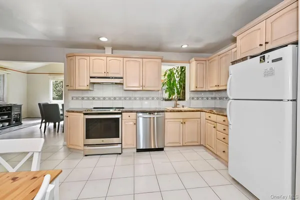 $5,500 | 568 Manville Road, Unit UPPER R, Pleasantville, NY 10570