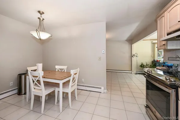 $5,500 | 568 Manville Road, Unit UPPER R, Pleasantville, NY 10570